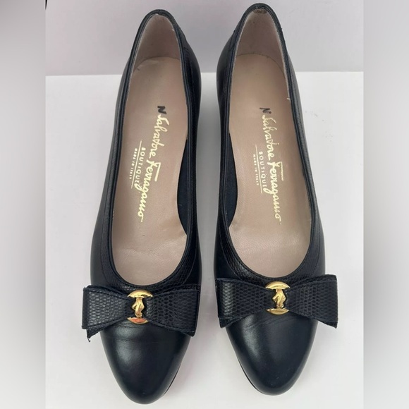 Salvatore Ferragamo Shoes - Salvatore Ferragamo Dark Navy Blue Leather Pumps Size 6 - Narrow